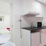 Alfama Panteao 4 Guests Appartamento *